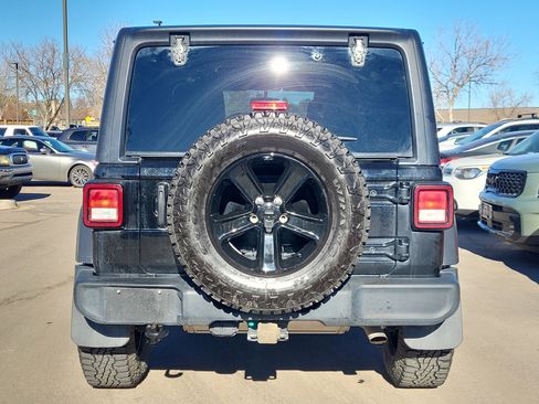 Used 2022 Jeep Wrangler Unlimited Sport image 10