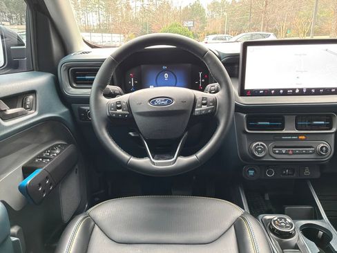 Used 2025 Ford Maverick Lobo image 24