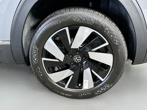 New 2026 Volkswagen Atlas Cross Sport SEL image 31