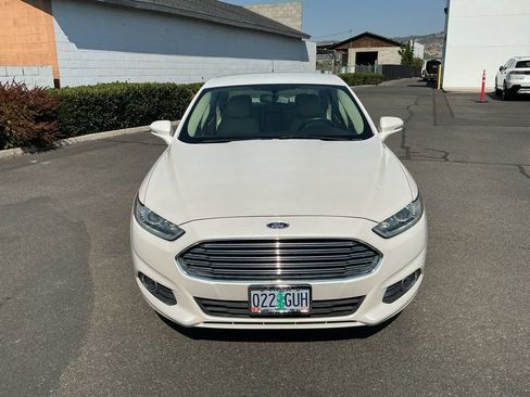 Used 2014 Ford Fusion SE w/ Equipment Group 202A FWD image 5
