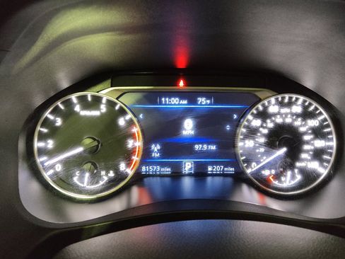 Used 2023 Nissan Altima 2.5 SV FWD image 23