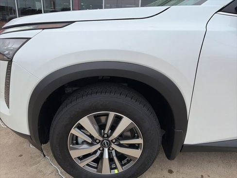 New 2026 Nissan Pathfinder SL image 7