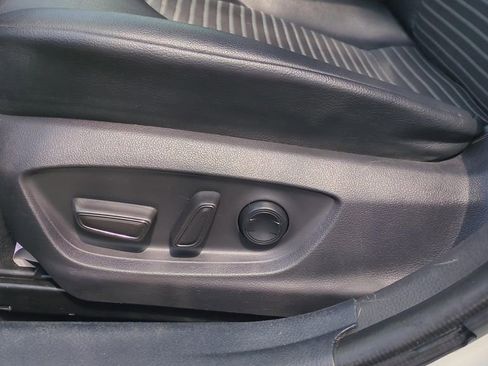 Used 2020 Toyota Camry SE image 18