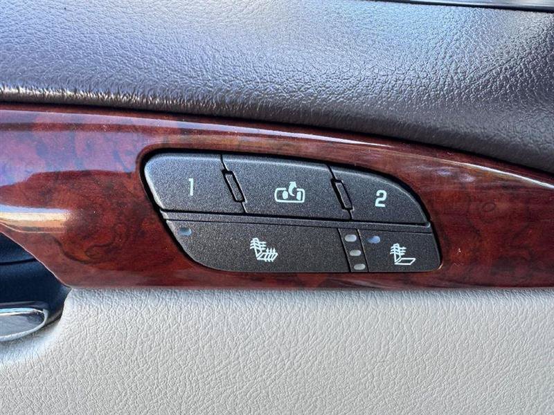 Used 2007 Buick Lucerne CXL w/ Luxury Package FWD image 38
