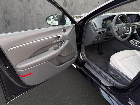 Used 2020 Hyundai Sonata SEL w/ Premium + Sunroof Package FWD image 17