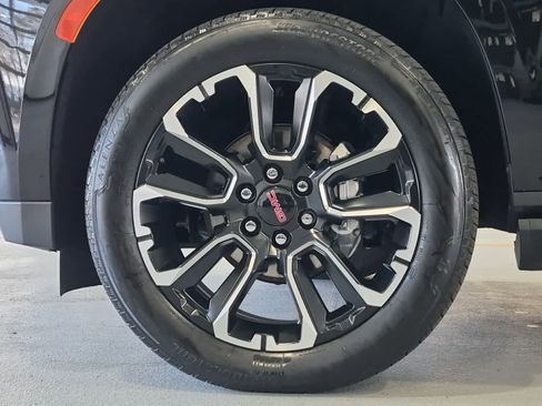 Used 2022 GMC Yukon Denali AWD/4WD image 6