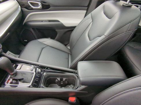 New 2026 Jeep Compass Limited w/ Sun, Sound & Navigation Group image 19