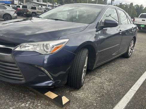 Used 2017 Toyota Camry XLE FWD image 1
