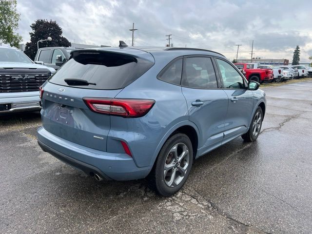 Used 2024 Ford Escape ST-Line w/ Tech Pack #1 AWD/4WD image 5