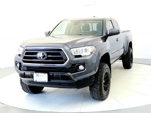 Used 2021 Toyota Tacoma SR5 image 2
