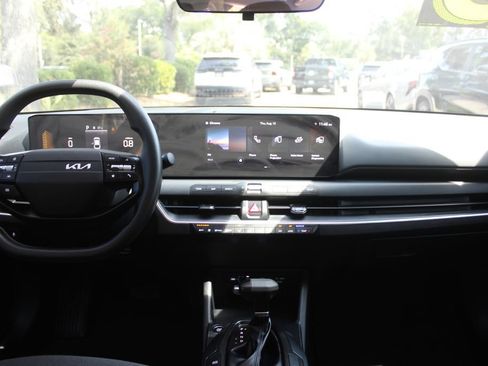 Used 2025 Kia K4 FWD image 22