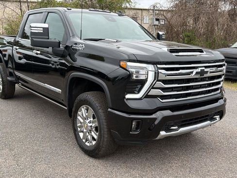 New 2026 Chevrolet Silverado 2500 High Country w/ High Country Premium Package AWD/4WD image 3