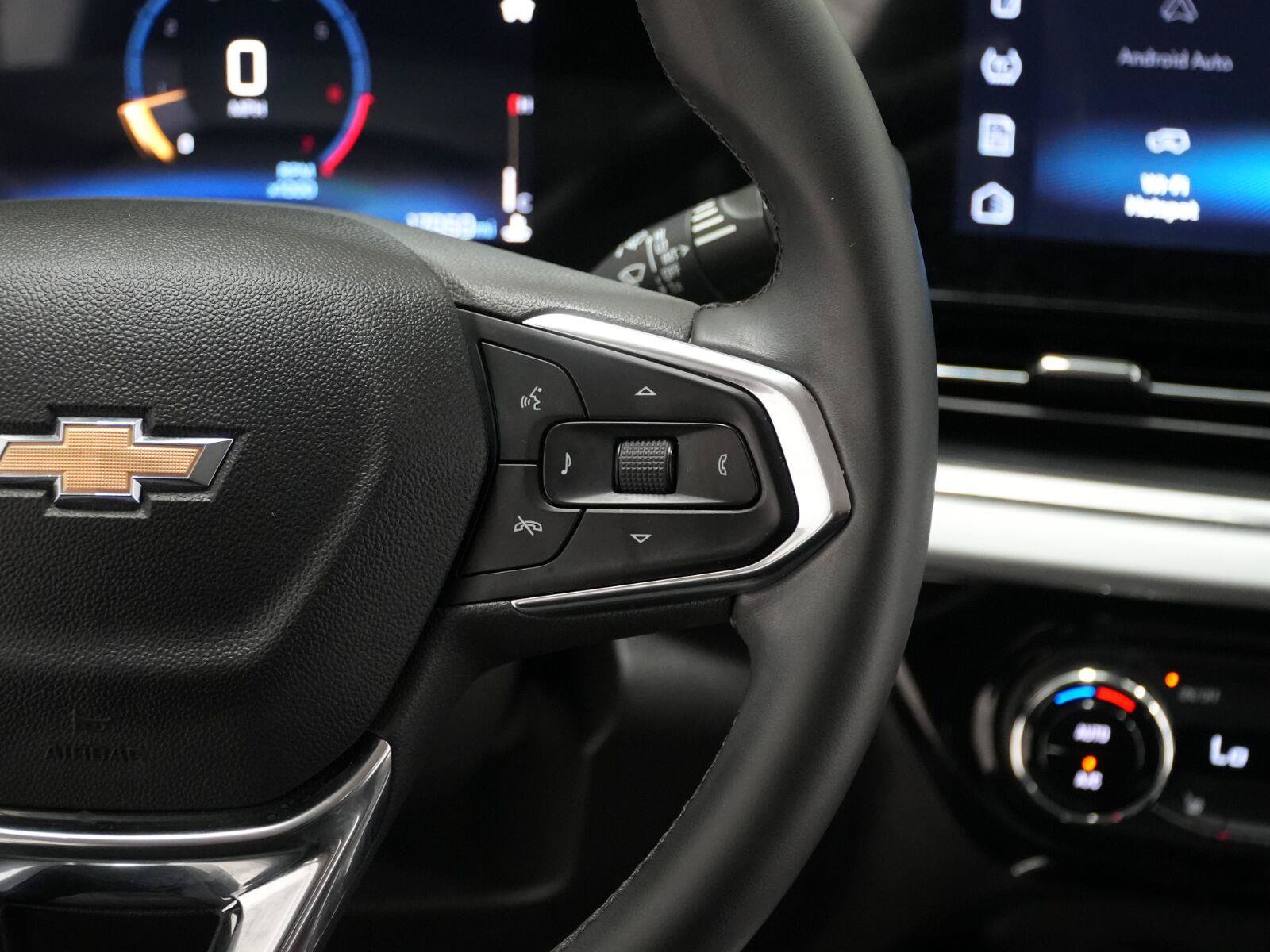 Used 2026 Chevrolet Trax LT w/ Driver Confidence Package FWD image 15