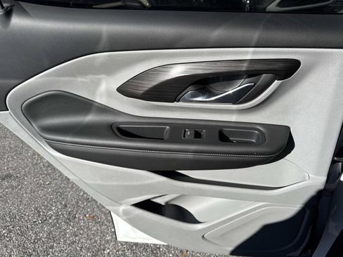 Used 2024 GMC Terrain SLE image 12