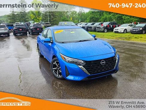 Used 2025 Nissan Sentra SV FWD image 1
