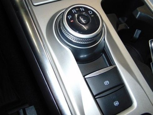 Used 2022 Ford Explorer XLT w/ Equipment Group 202A image 22