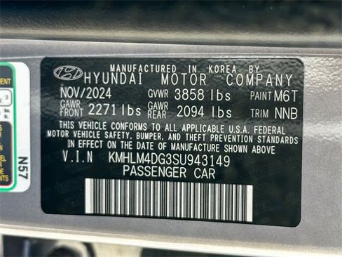 Used 2025 Hyundai Elantra Sport image 31