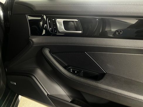 Certified 2019 Porsche Panamera 4 image 18