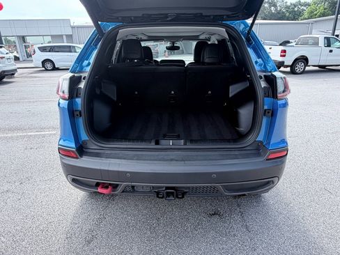 Used 2019 Jeep Cherokee Trailhawk w/ Comfort/Convenience Group AWD/4WD image 9