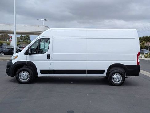 Used 2025 RAM ProMaster 2500 w/ Convenience Group FWD image 15