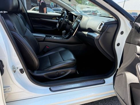 Used 2017 Nissan Maxima 3.5 SL FWD image 10