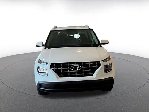 Used 2026 Hyundai Venue SEL FWD image 16