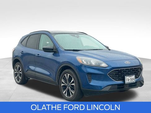 Used 2022 Ford Escape SE w/ SE Sport Appearance Package image 34