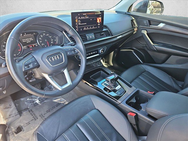 Used 2023 Audi Q5 2.0T Premium w/ Convenience Package AWD/4WD image 12