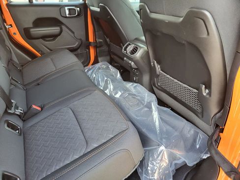 New 2025 Jeep Gladiator Mojave w/ Convenience Group image 11