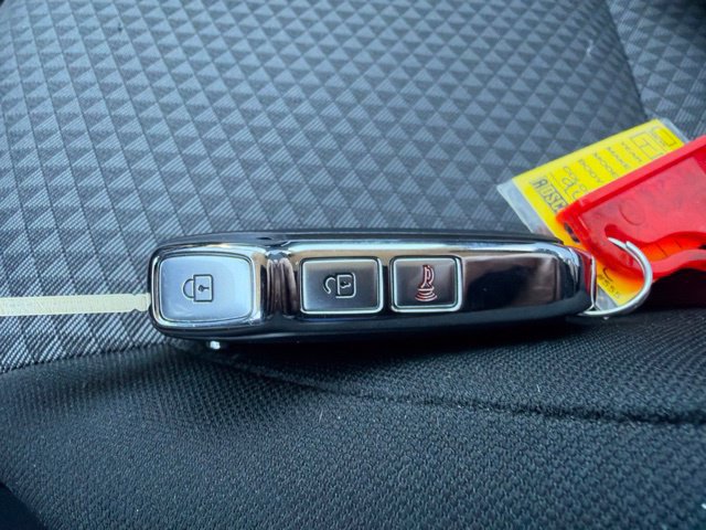 Certified 2025 Kia Soul LX w/ LX Technology Package FWD image 31
