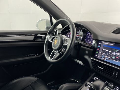 Certified 2023 Porsche Cayenne Platinum Edition AWD/4WD image 12