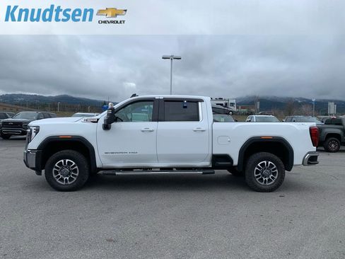 Used 2024 GMC Sierra 2500 SLE w/ SLE Value Package image 4