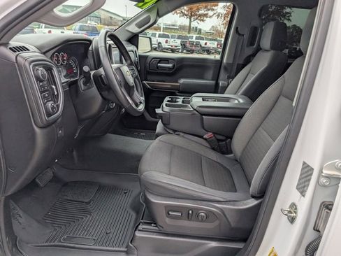 Used 2019 Chevrolet Silverado 1500 LT image 2