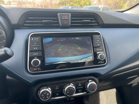 Used 2025 Nissan Versa SV image 17