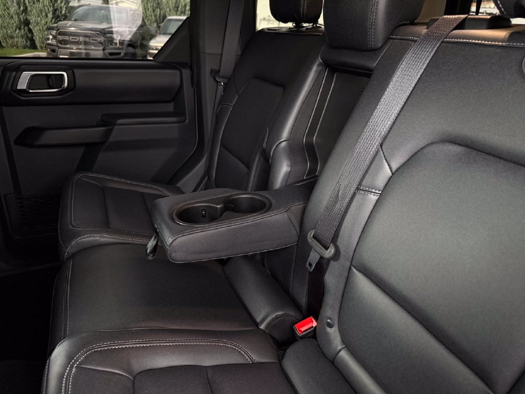 Used 2025 Ford Bronco Badlands AWD/4WD image 36