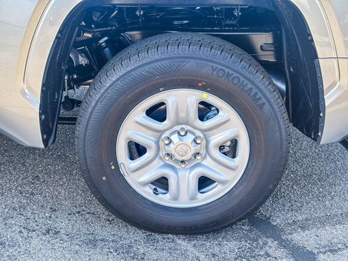 New 2026 Toyota Tundra SR image 12