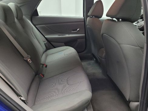 Used 2023 Hyundai Elantra SE FWD image 19