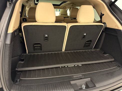 Used 2025 Acura MDX w/ Technology Package FWD image 11