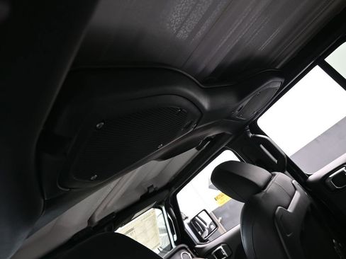 Used 2025 Jeep Gladiator Sport image 36