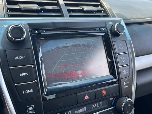 Used 2015 Toyota Camry XSE FWD image 29