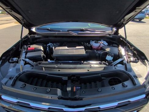 New 2025 Chevrolet Suburban High Country image 29