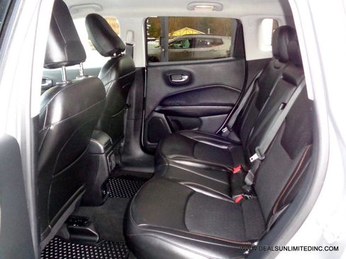 Used 2020 Jeep Compass Latitude w/ Cold Weather Group image 16