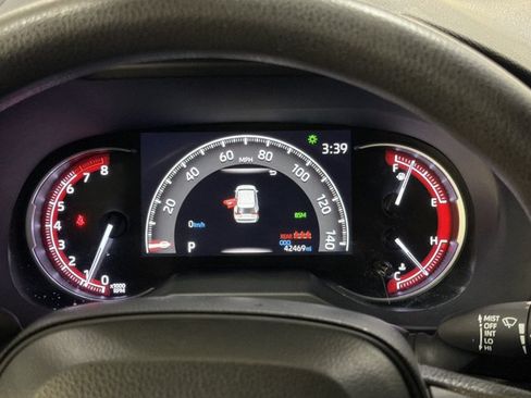 Used 2024 Toyota RAV4 XLE AWD/4WD image 28