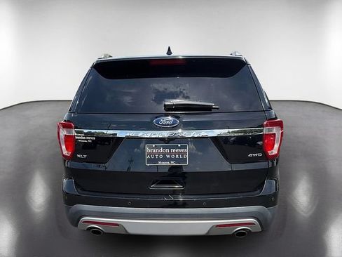 Used 2017 Ford Explorer XLT w/ Equipment Group 202A AWD/4WD image 7