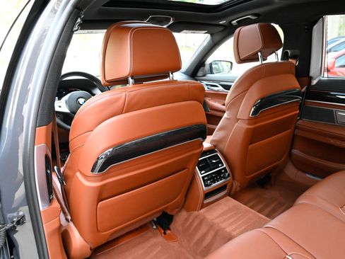 Used 2021 BMW 750i xDrive w/ Luxury Rear Seating Package AWD/4WD image 37