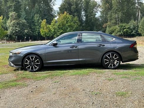 Used 2023 Honda Accord Touring image 6