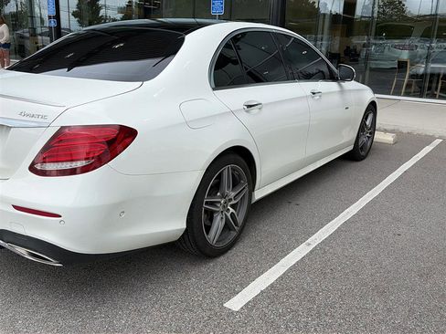 Used 2020 Mercedes-Benz E 350 4MATIC Sedan image 3