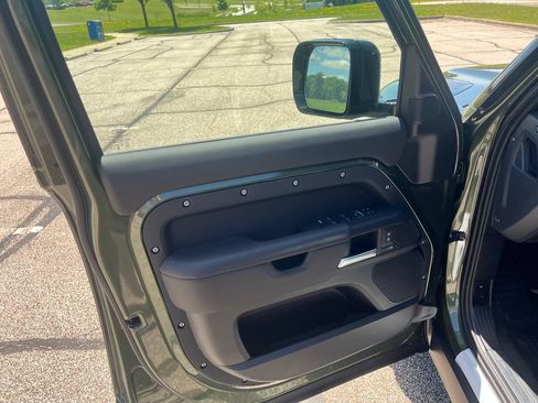 New 2026 Land Rover Defender 110 X-Dynamic SE AWD/4WD image 10