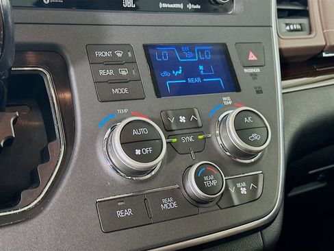 Used 2019 Toyota Sienna Limited Premium AWD/4WD image 26