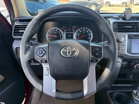 Used 2015 Toyota 4Runner SR5 AWD/4WD image 9